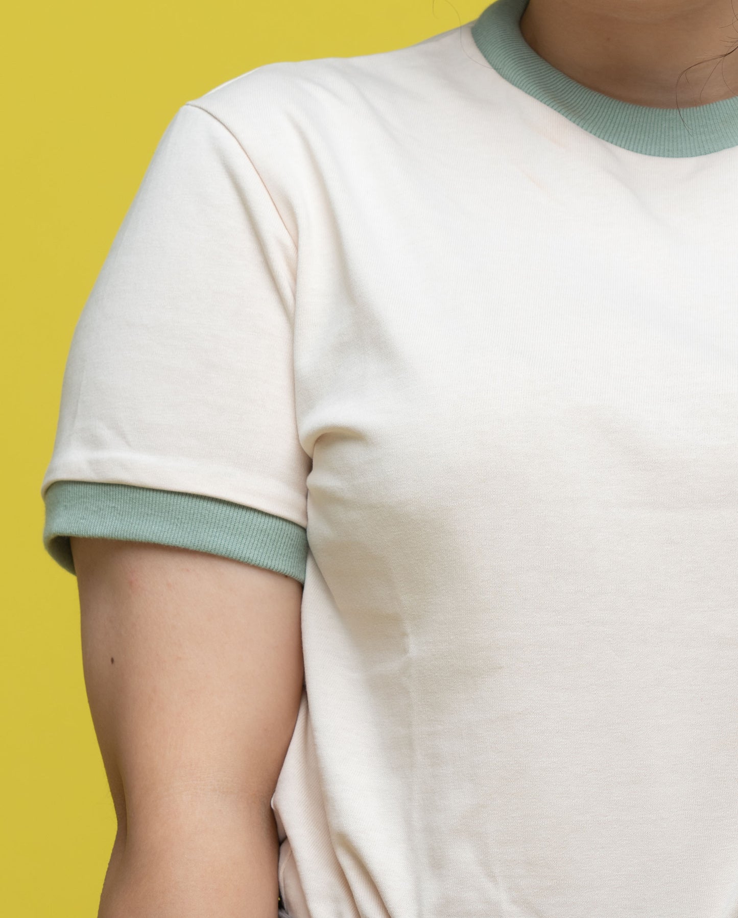 [Sample Sale] Short-sleeved cotton tee in classic beige oatmeal mix with mint green